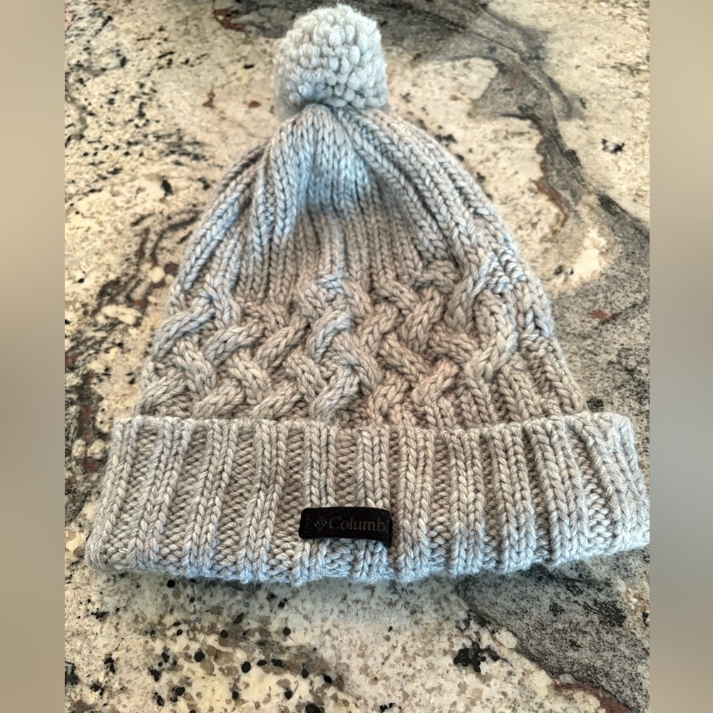 Columbia Light Gray Cable Knit Beanie